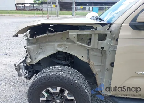 2017 Toyota Tacoma Trd Off Road из США, поврежденный, VIN 3TMAZ5CN4HM030089